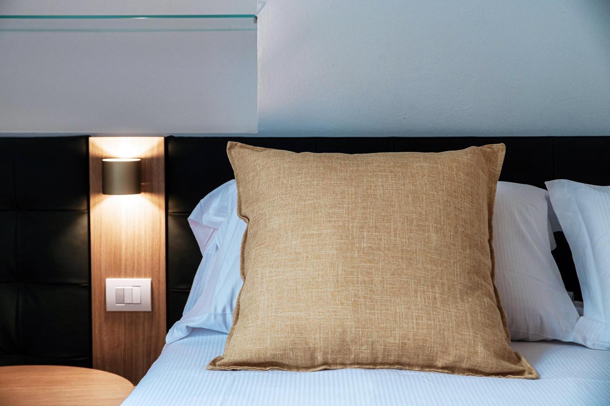 Guesthouse Lake'S Vibes - The House Of Travelers Como Eksteriør bilde